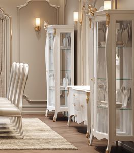 Incanto Art. C34101, Vetrina laccata, con corona decorativa oro