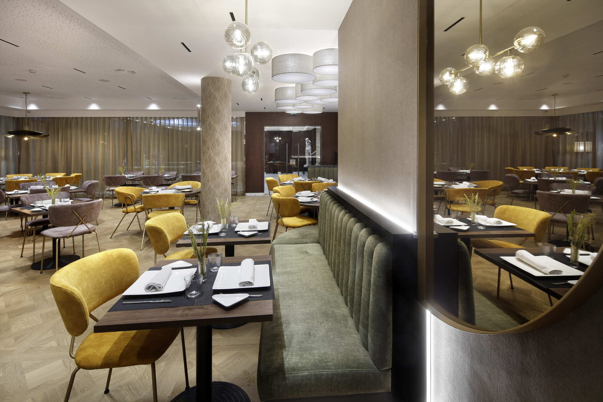 Caf� Lugano Hotel HCC ST Moritz - Barcellona, Spagna