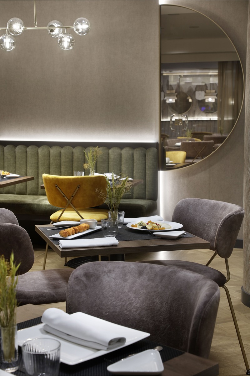 Caf� Lugano Hotel HCC ST Moritz - Barcellona, Spagna