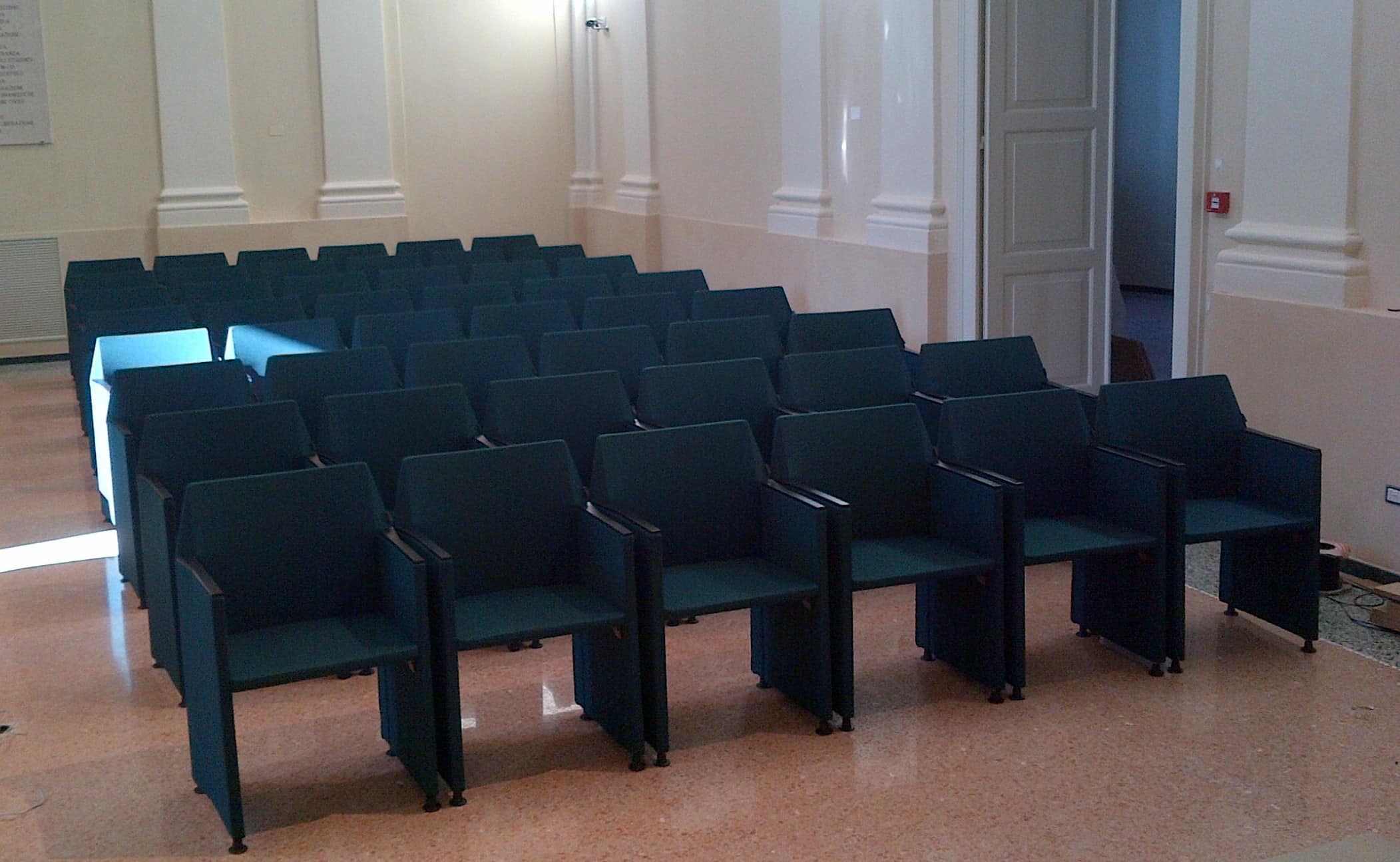 La sala conferenze del Comune di Cesena