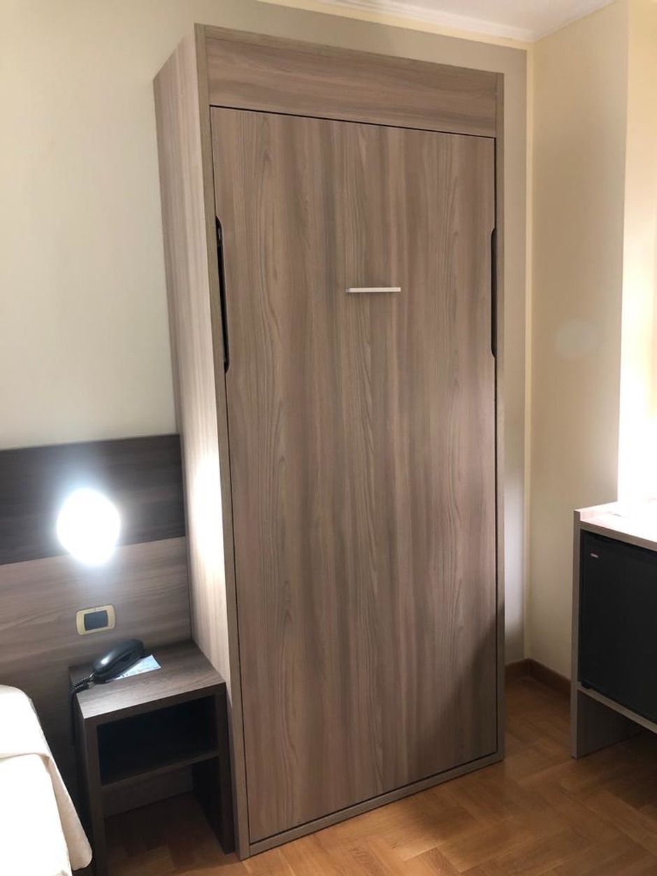 Arredamento camera Hotel a Genova