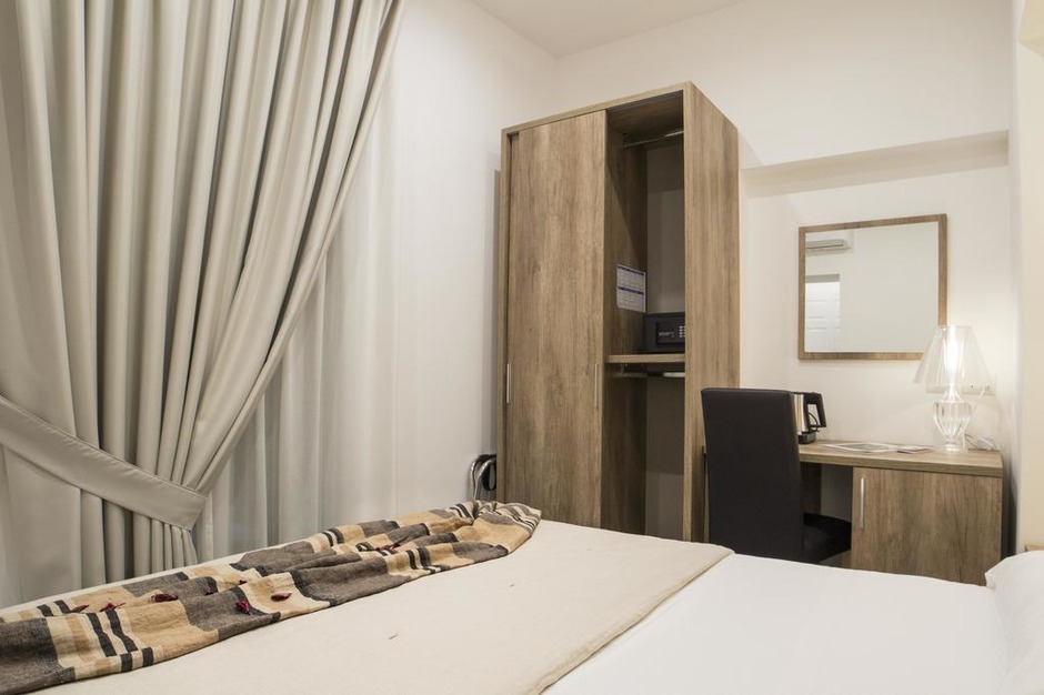 Arredo camere Hotel a Napoli