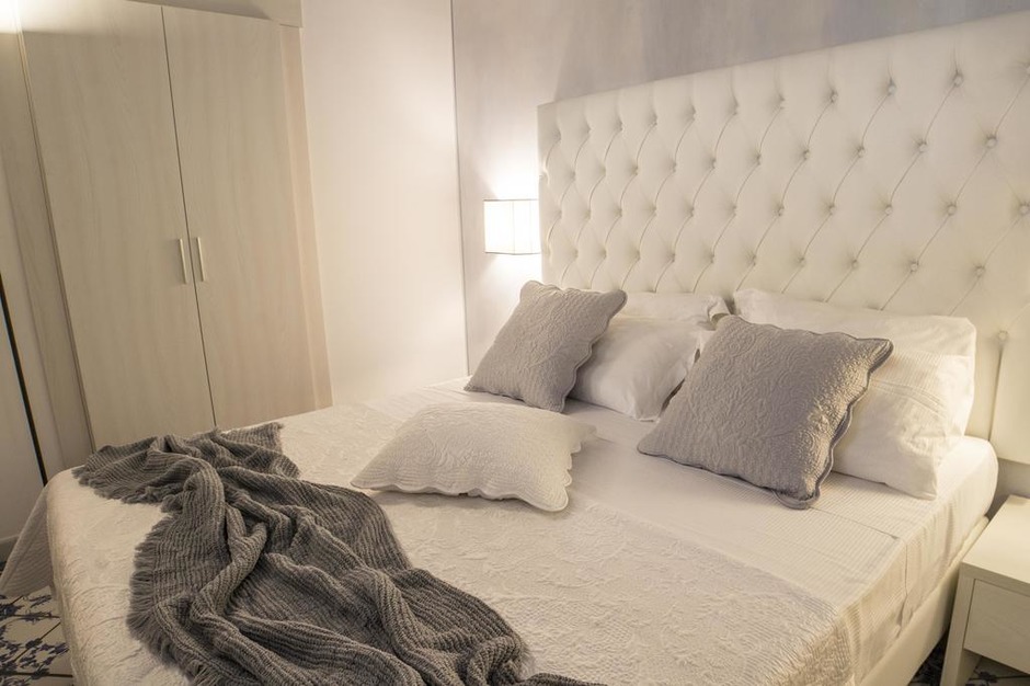 Arredo camere Hotel a Napoli