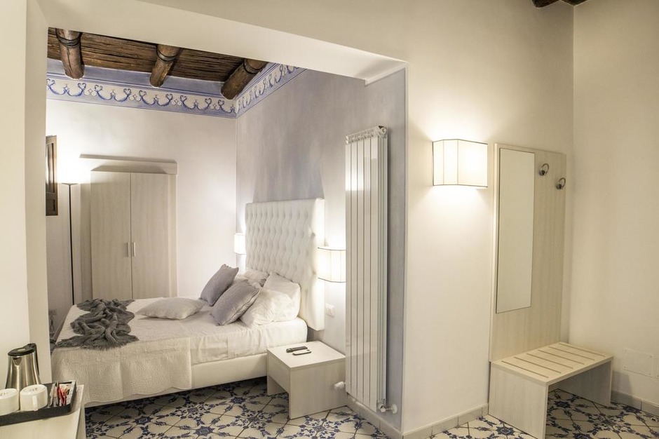 Arredo camere Hotel a Napoli