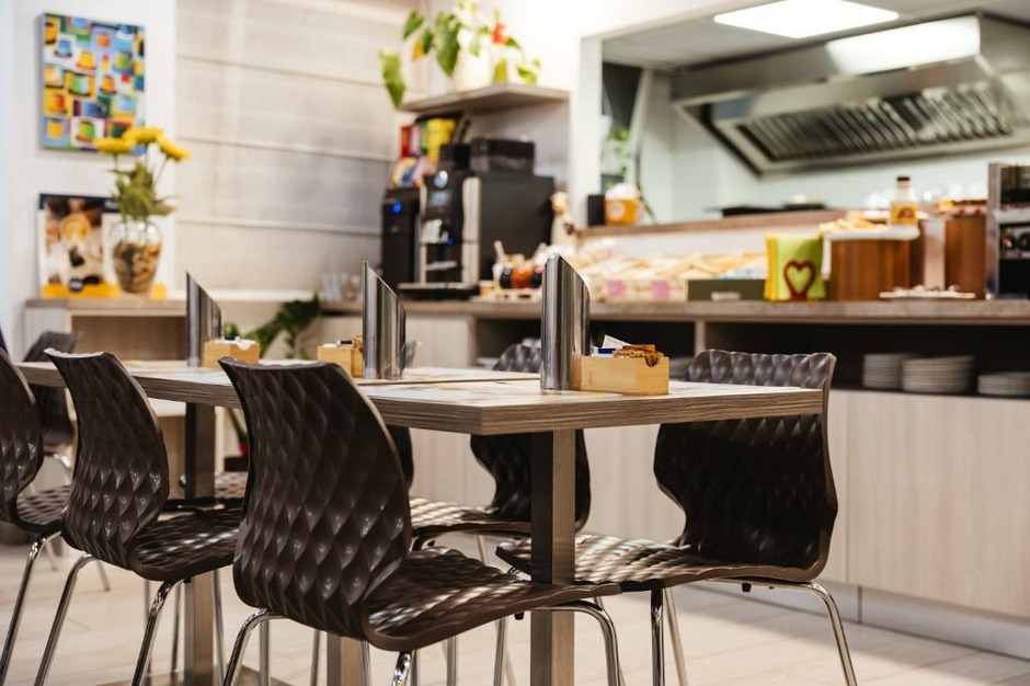 Arredamento per sala colazione hotel
